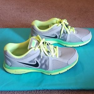 NIKE Dual Fusion Run